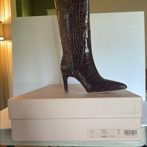AD & Daughters Elegant Red/Brown Croc-Embossed Knee-High Boots